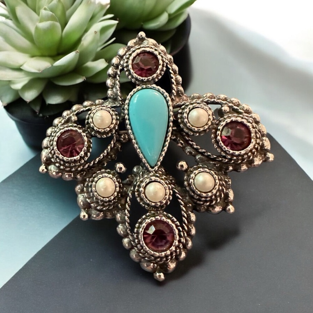 Sarah Coventry Silver tone and Blue Brooch with Intricate Design